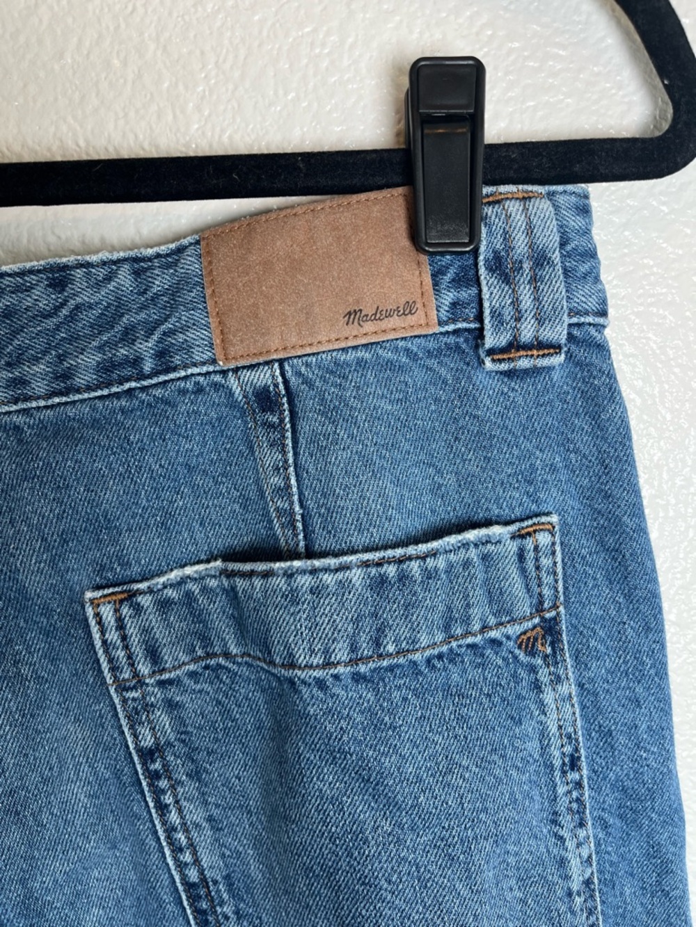 Madewell The Darted Barrel Leg Jean in Medium Wash Women’s 28P - Picture 7 of 13